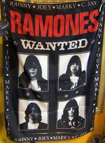 BANDERA RAMONES (WANTED)